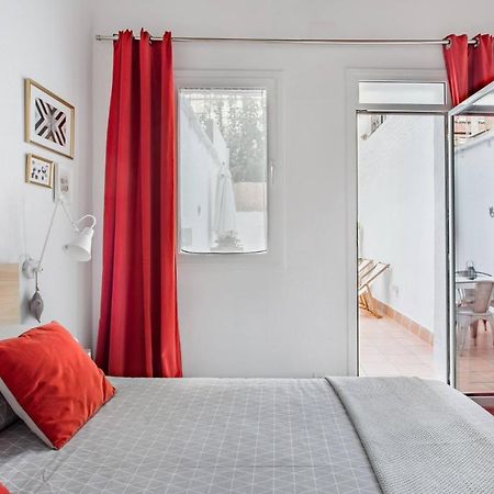 Stylish Apartment With Terrace For Couple Or Family Barcelone Extérieur photo