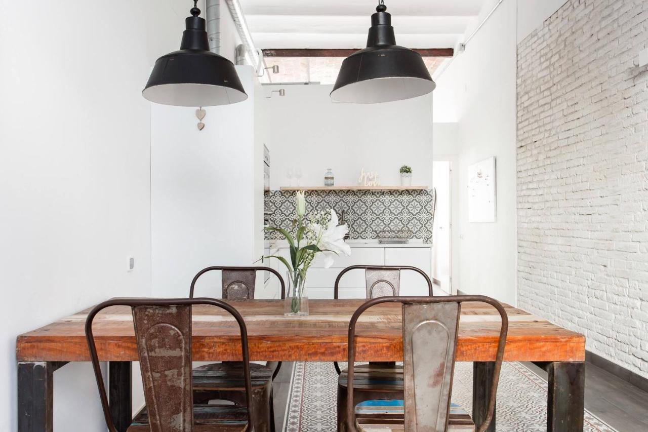 Stylish Apartment With Terrace For Couple Or Family Barcelone Extérieur photo
