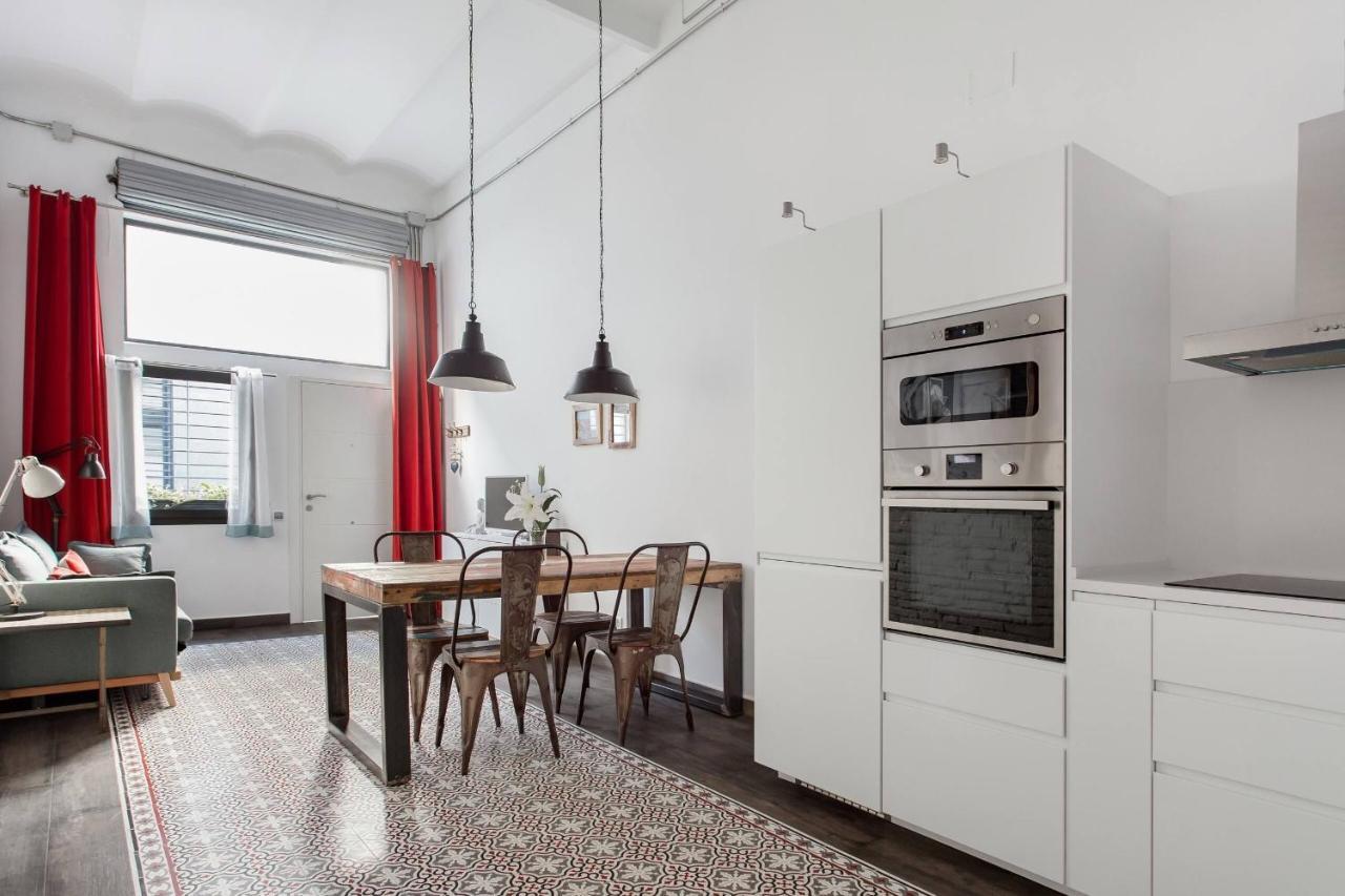 Stylish Apartment With Terrace For Couple Or Family Barcelone Extérieur photo