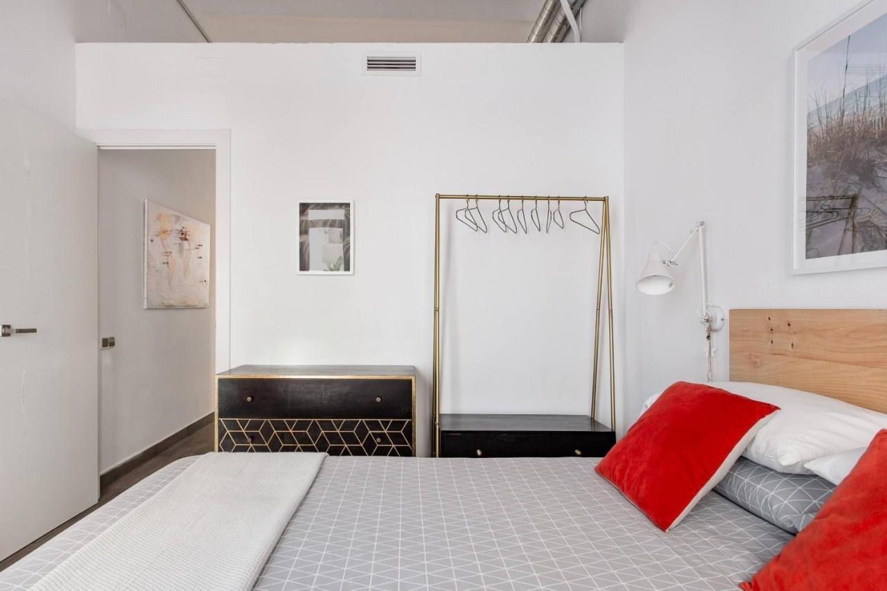 Stylish Apartment With Terrace For Couple Or Family Barcelone Extérieur photo